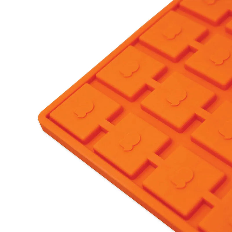 A corner of the Ongrok scored silicone gummy molds. Showcasing the bottom of the mold, again the ongrok logo will be applied to the gummies.